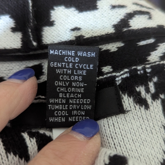 Elegant Vintage Alfani Geometric design Black & White Reversable Sweater/Jacket - Picture 16 of 16